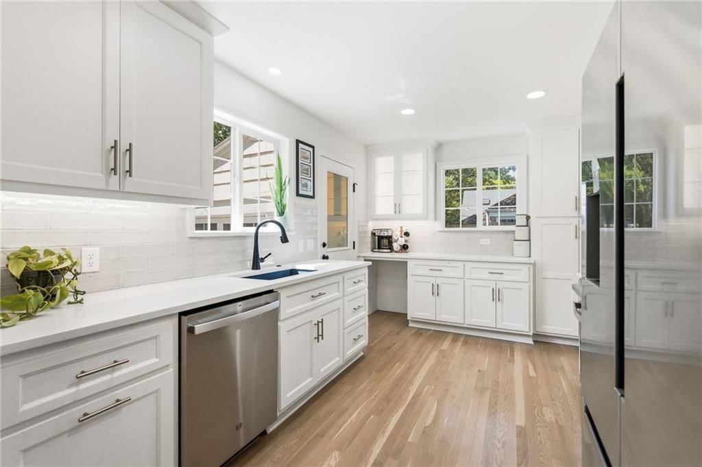 5914 Catalina Street — photo 8