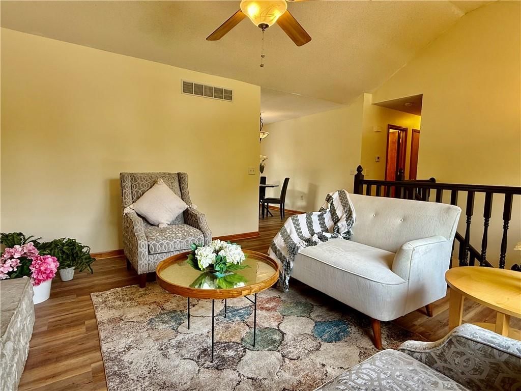 33124 W 87th Terrace — photo 8