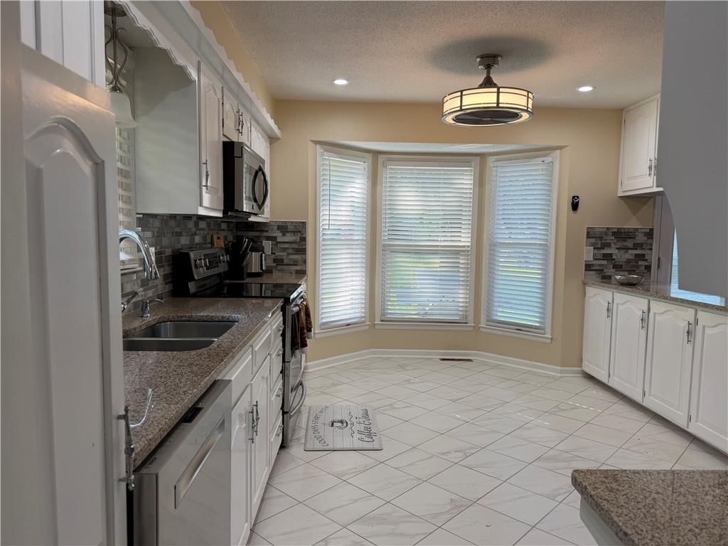 8026 Blue Ridge Boulevard — photo 10