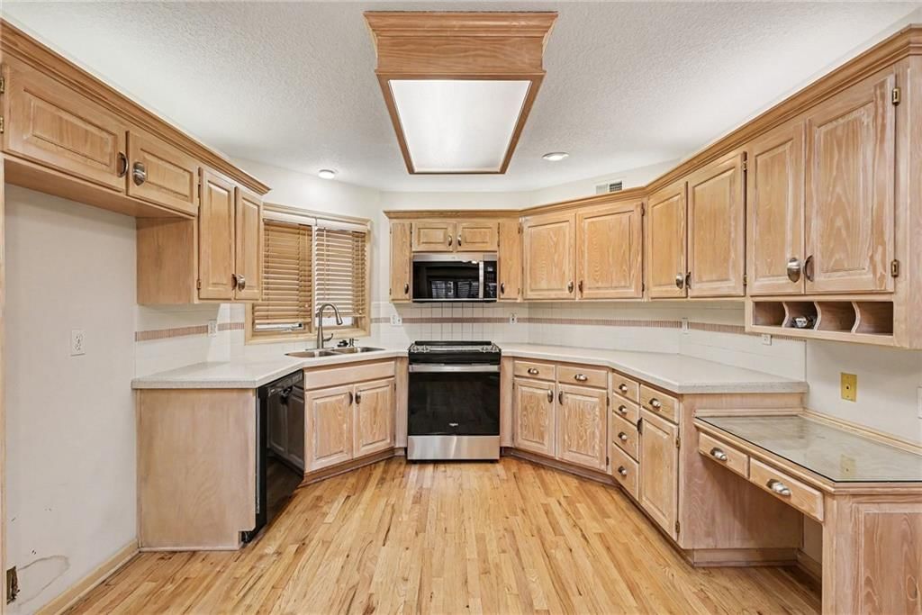 9428 W 123rd Street — photo 12