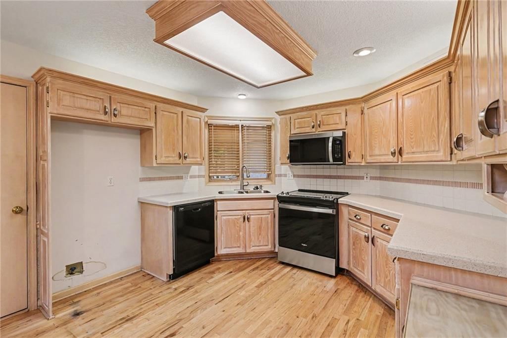9428 W 123rd Street — photo 13