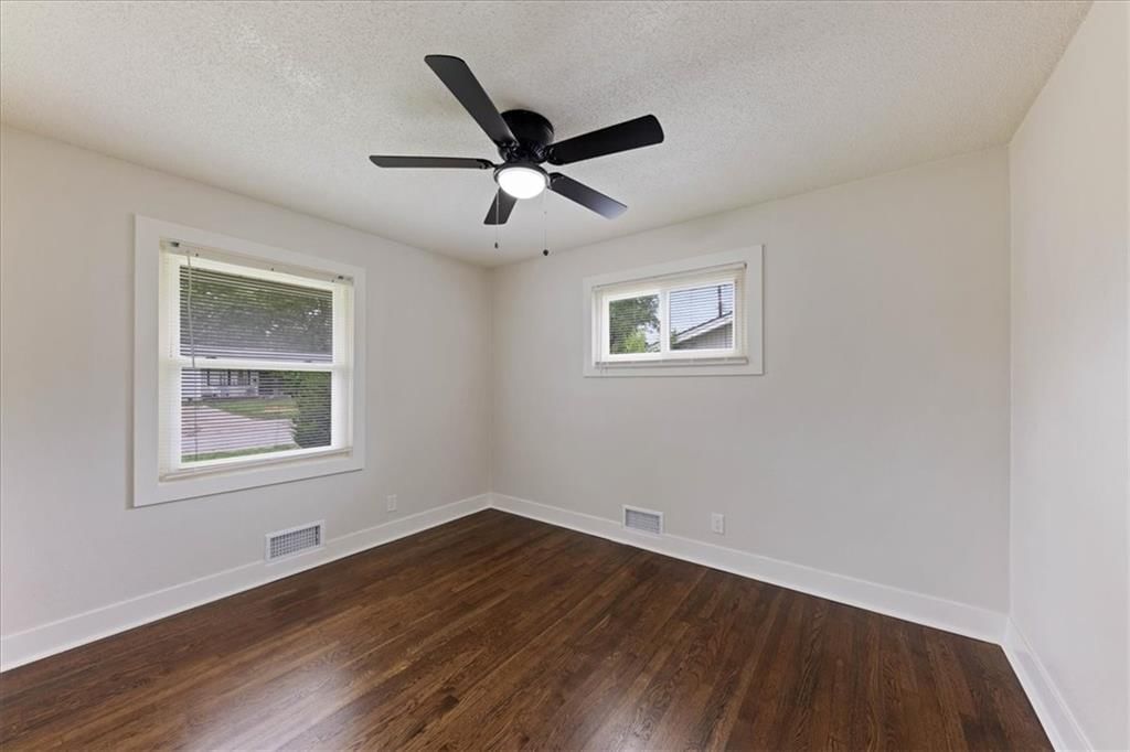 4015 Lawn Avenue — photo 16
