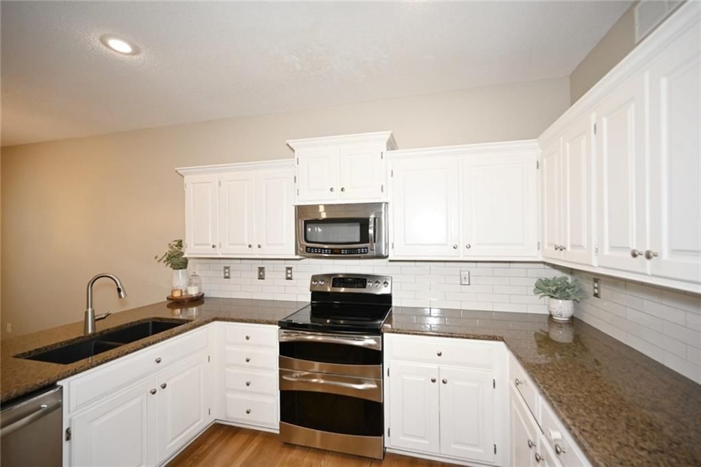 5348 Kenton Street — photo 9