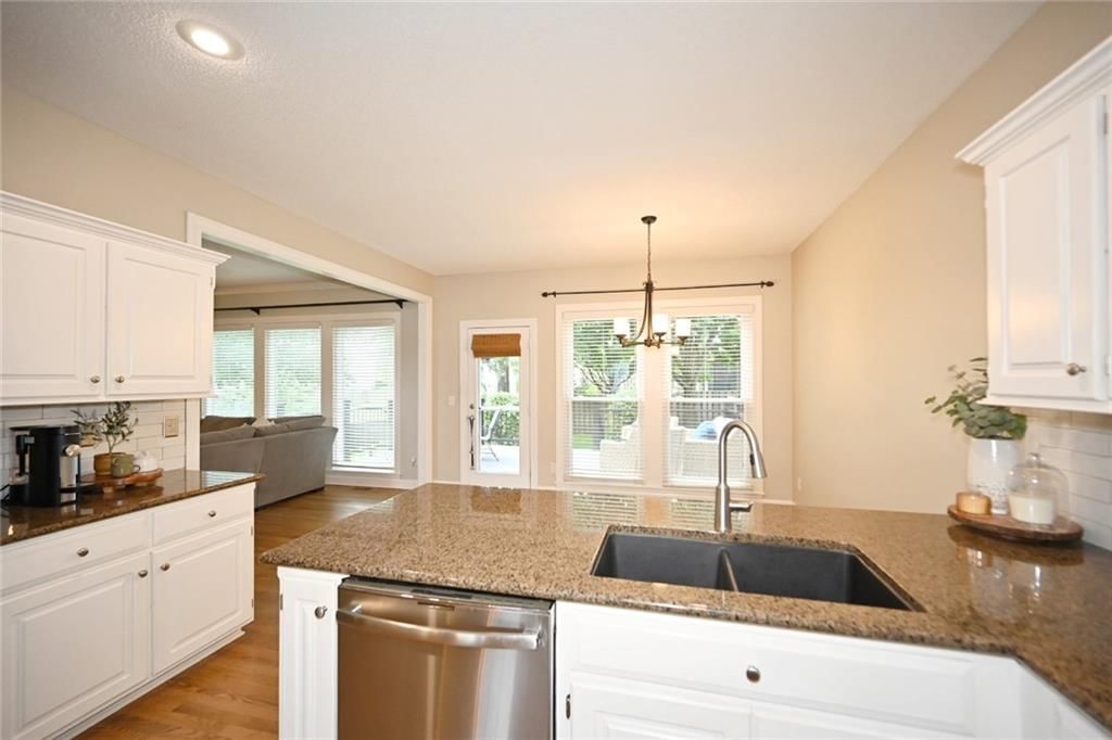 5348 Kenton Street — photo 11