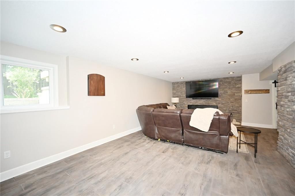5348 Kenton Street — photo 26