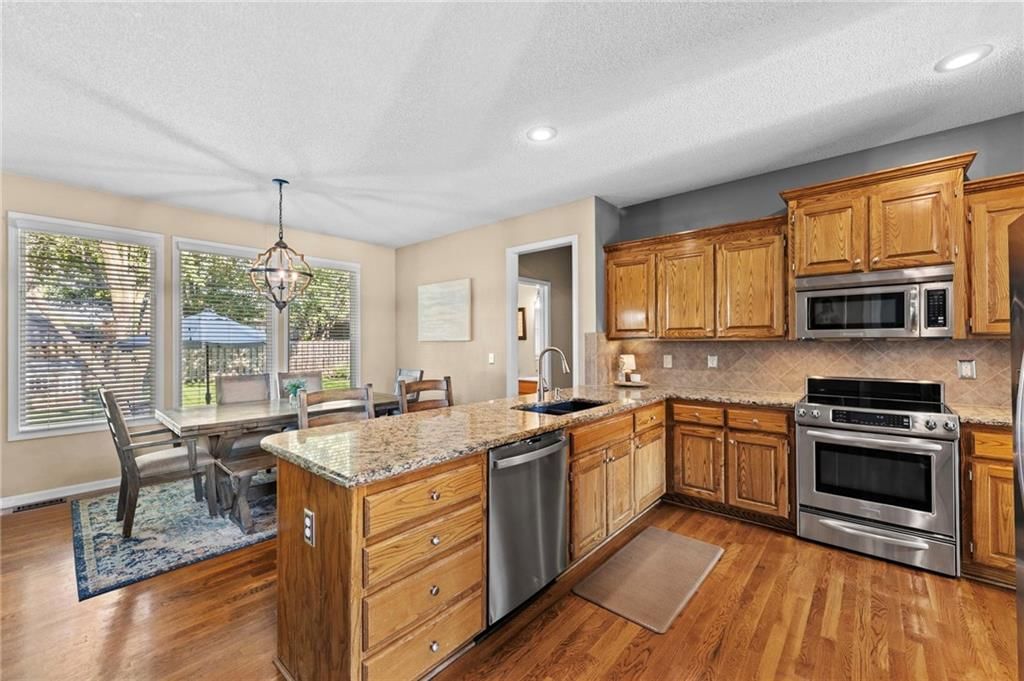 5826 Woodstock Street — photo 14