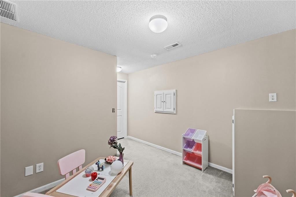 5826 Woodstock Street — photo 32