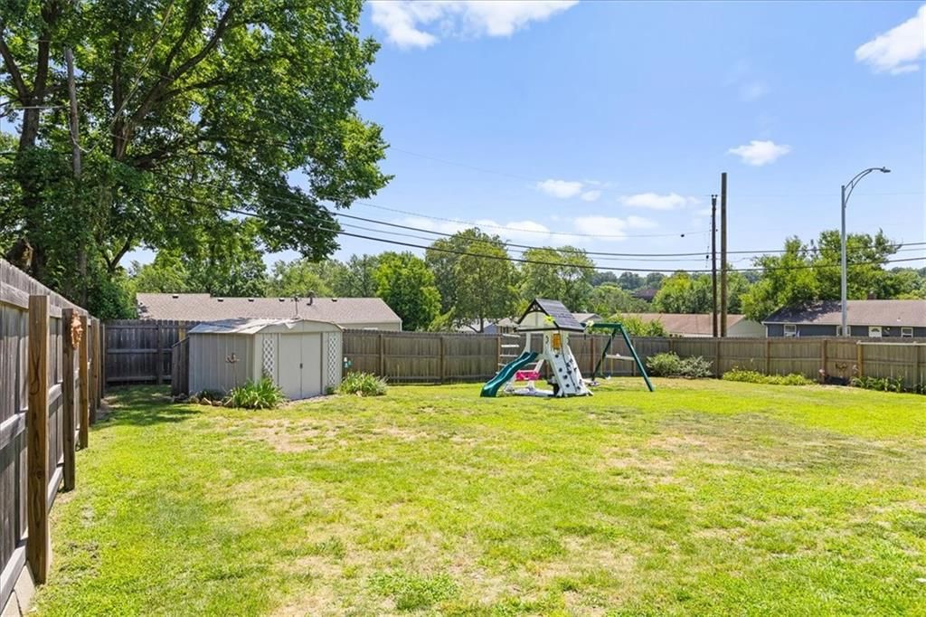 6231 Glenwood Street — photo 24