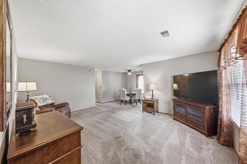 7845 Freeman Avenue — photo 5
