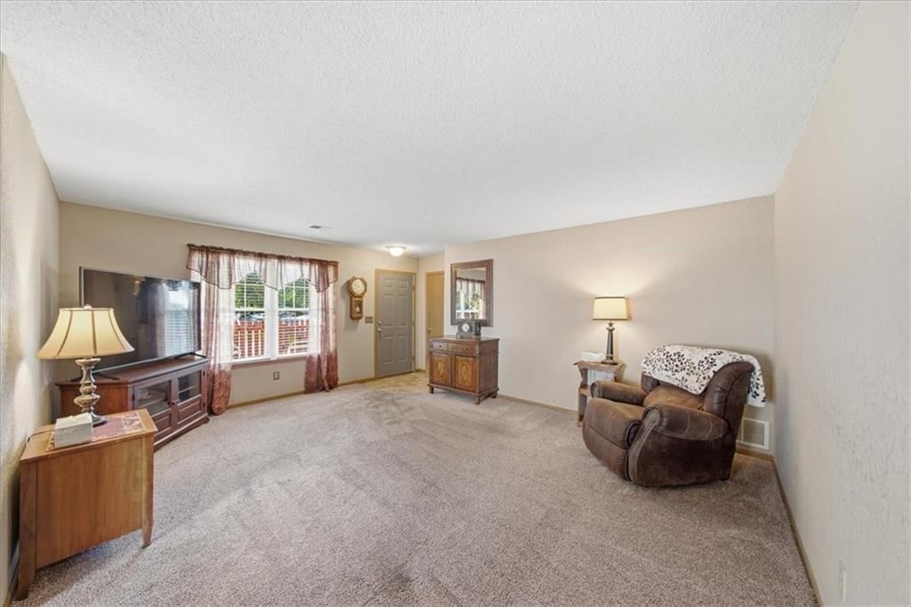 7845 Freeman Avenue — photo 6