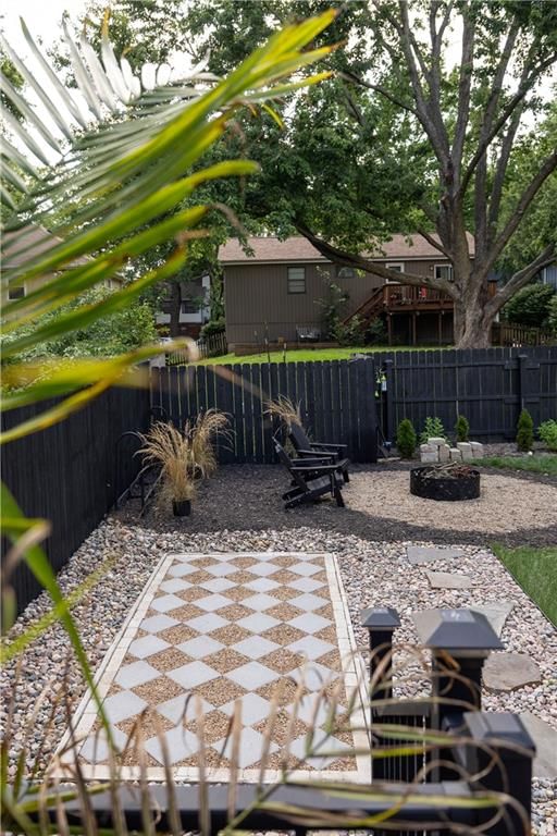 15020 S LOCUST Street — photo 15