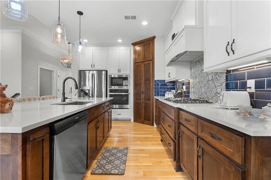 1109 SW Brookside Court — photo 12