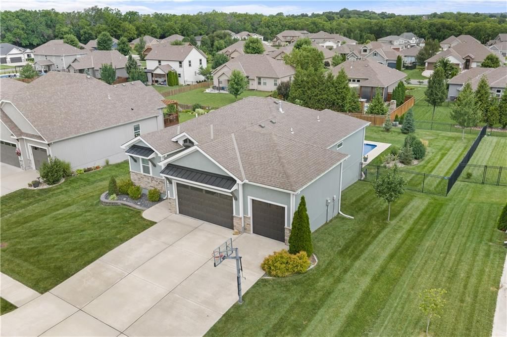 1109 SW Brookside Court — photo 50
