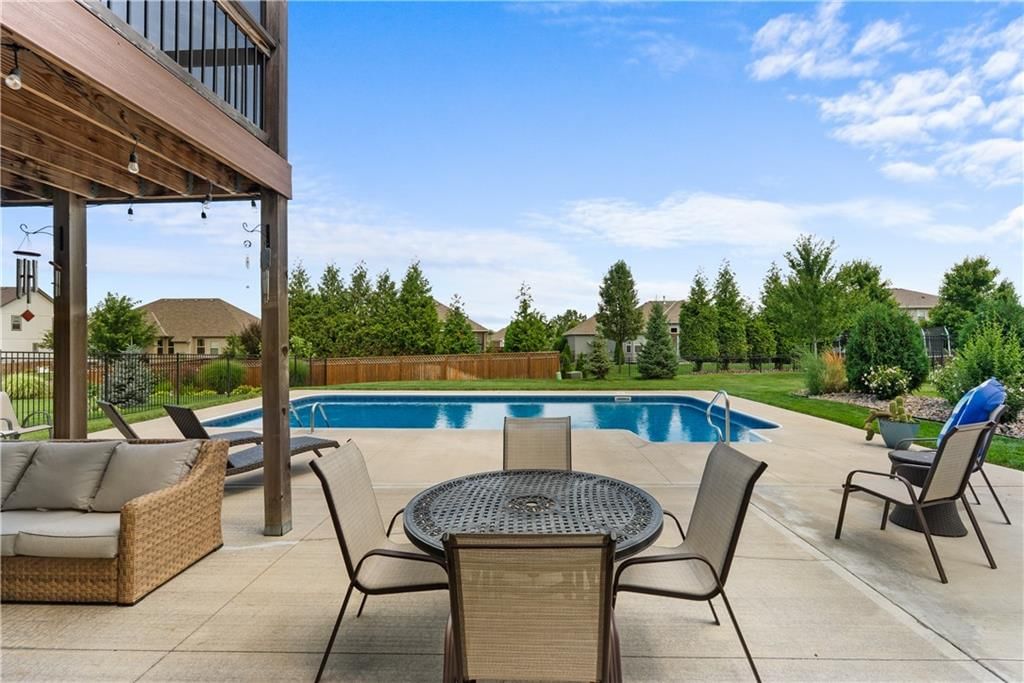 1109 SW Brookside Court — photo 56