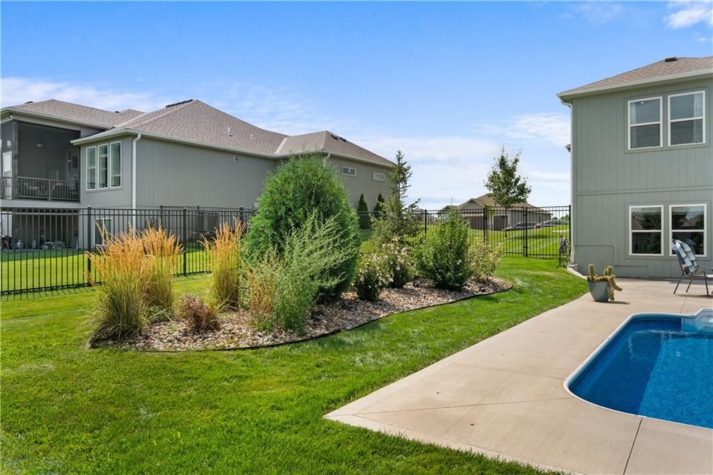 1109 SW Brookside Court — photo 63