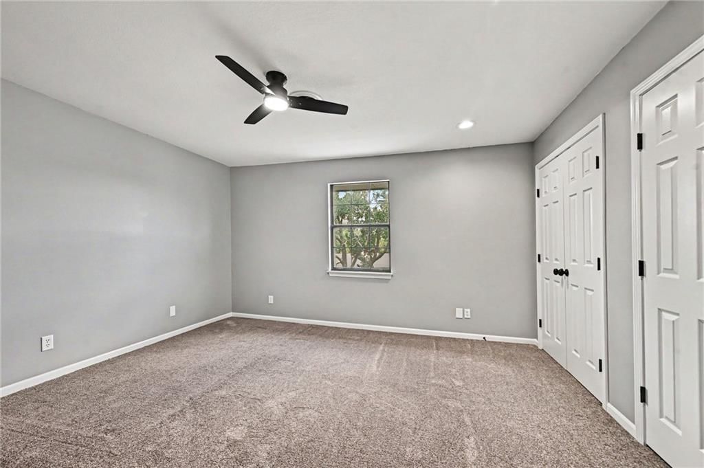 Photo 14 of 36 - 7033 N Fisk Court, Kansas City, MO 64151