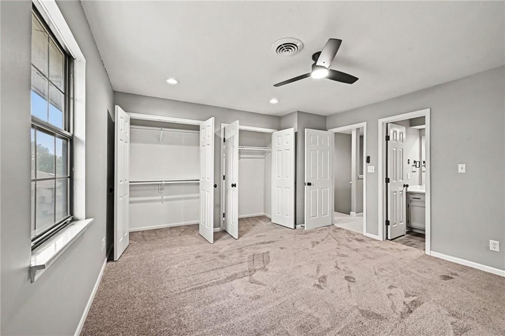 Photo 15 of 36 - 7033 N Fisk Court, Kansas City, MO 64151
