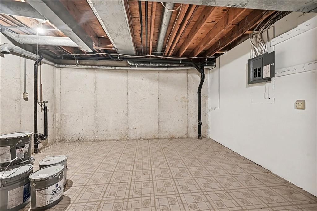 Photo 22 of 36 - 7033 N Fisk Court, Kansas City, MO 64151