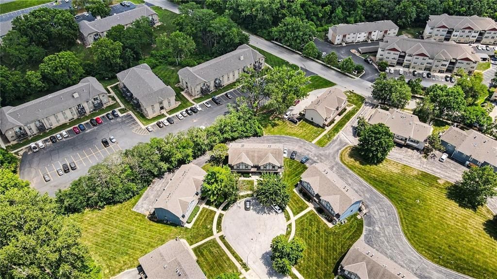 Photo 29 of 36 - 7033 N Fisk Court, Kansas City, MO 64151