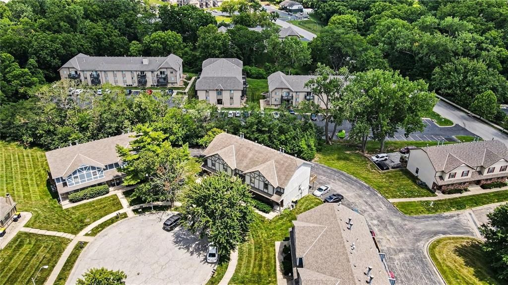 Photo 30 of 36 - 7033 N Fisk Court, Kansas City, MO 64151