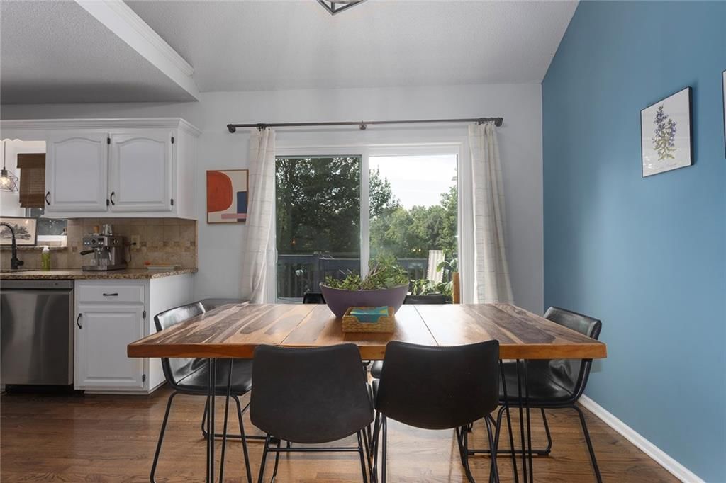 309 NE FIDDLEWOOD Avenue — photo 7