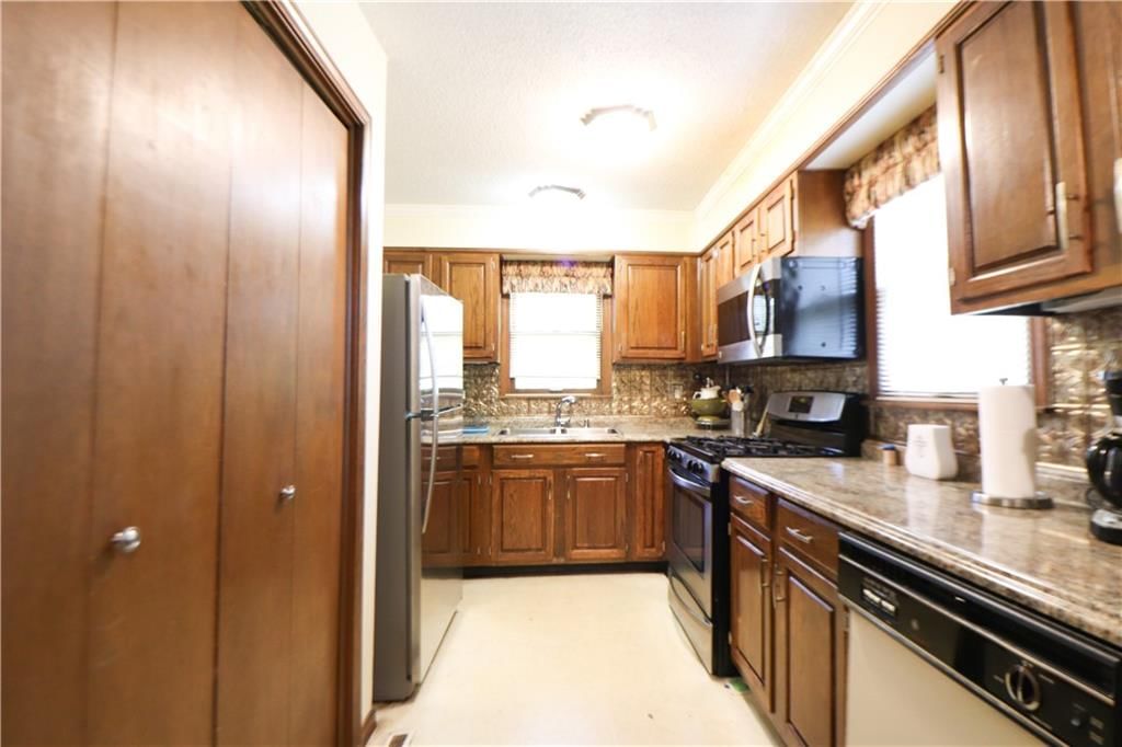 6406 Walrond Avenue — photo 20