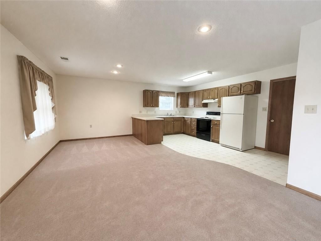 1109 W 17th Street — photo 5