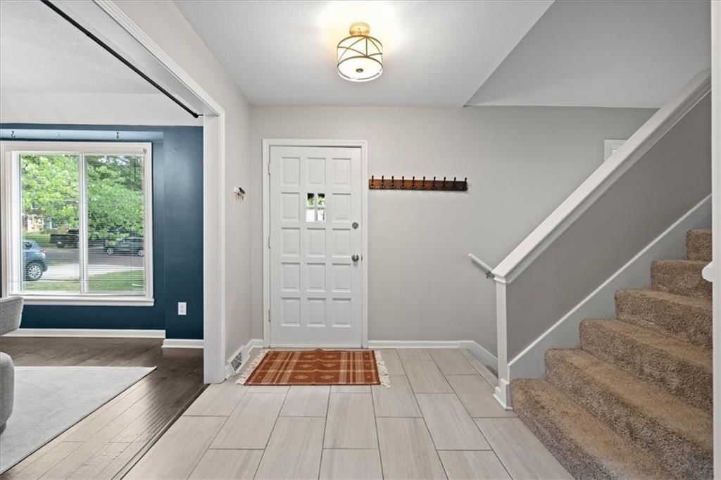 9210 England Street — photo 2