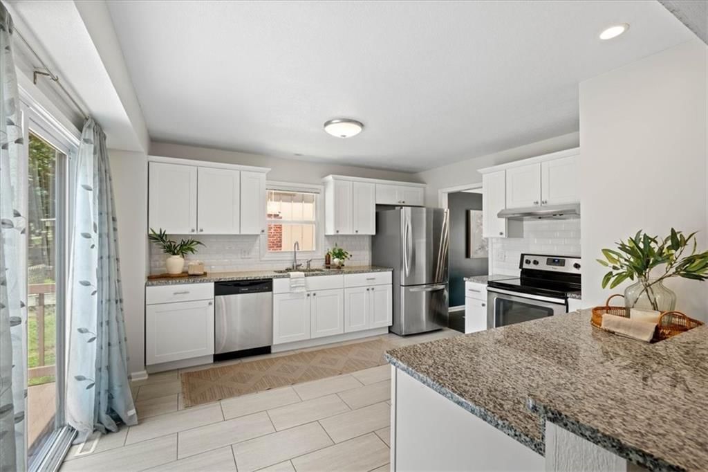 9210 England Street — photo 9