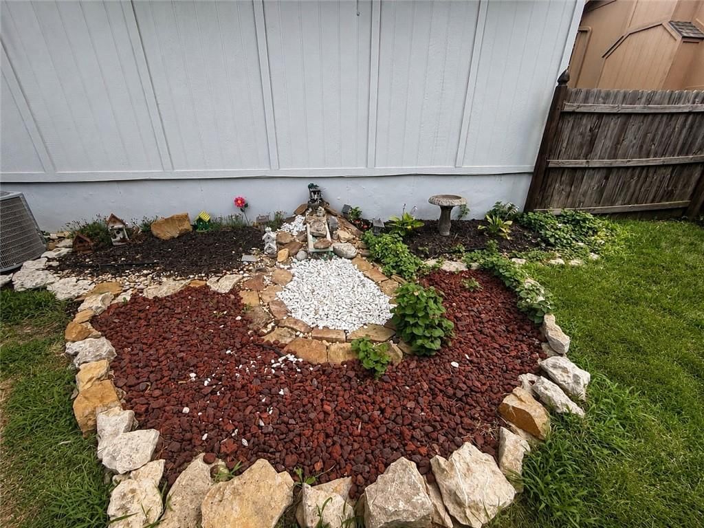 808 Heather Drive — photo 23