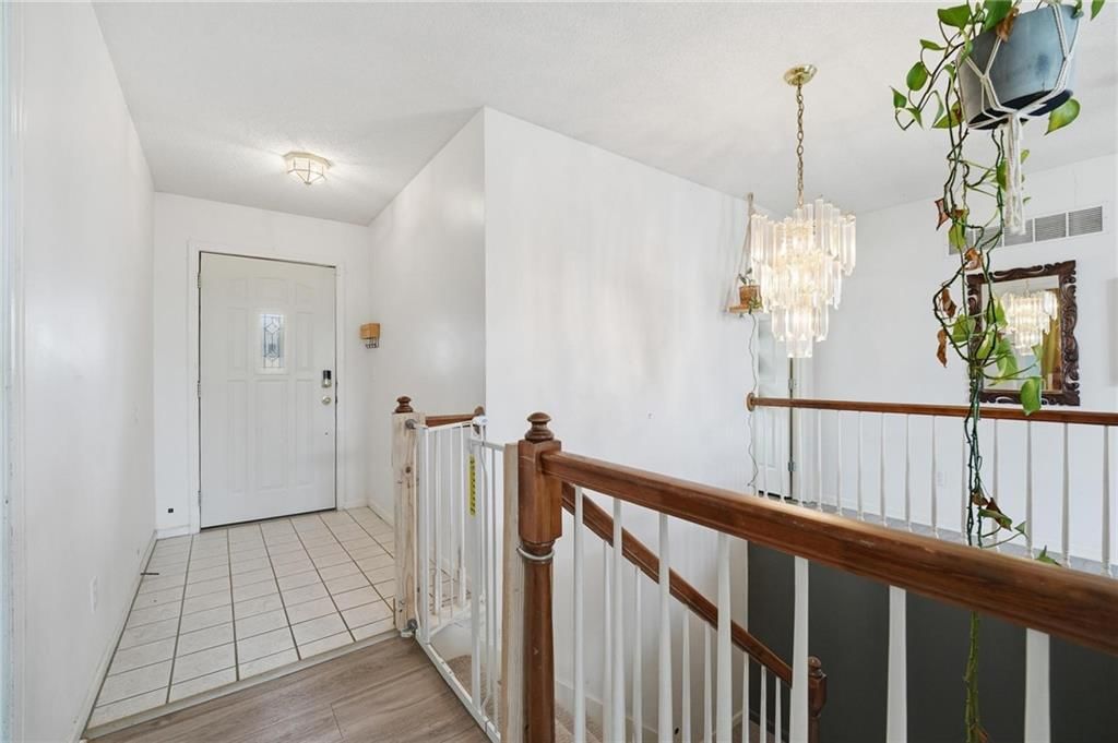 9008 BARNETT Avenue — photo 5
