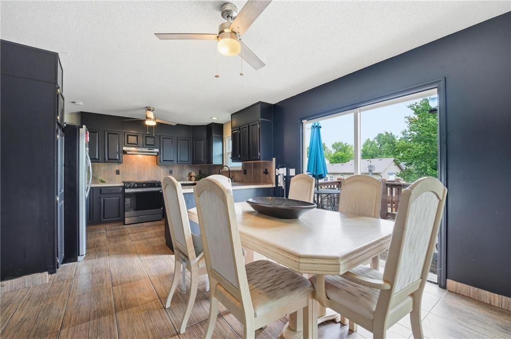 9008 BARNETT Avenue — photo 16