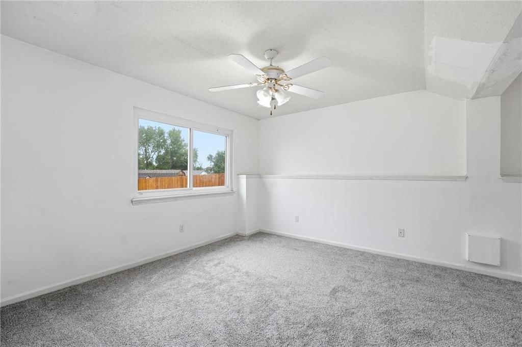 9008 BARNETT Avenue — photo 28