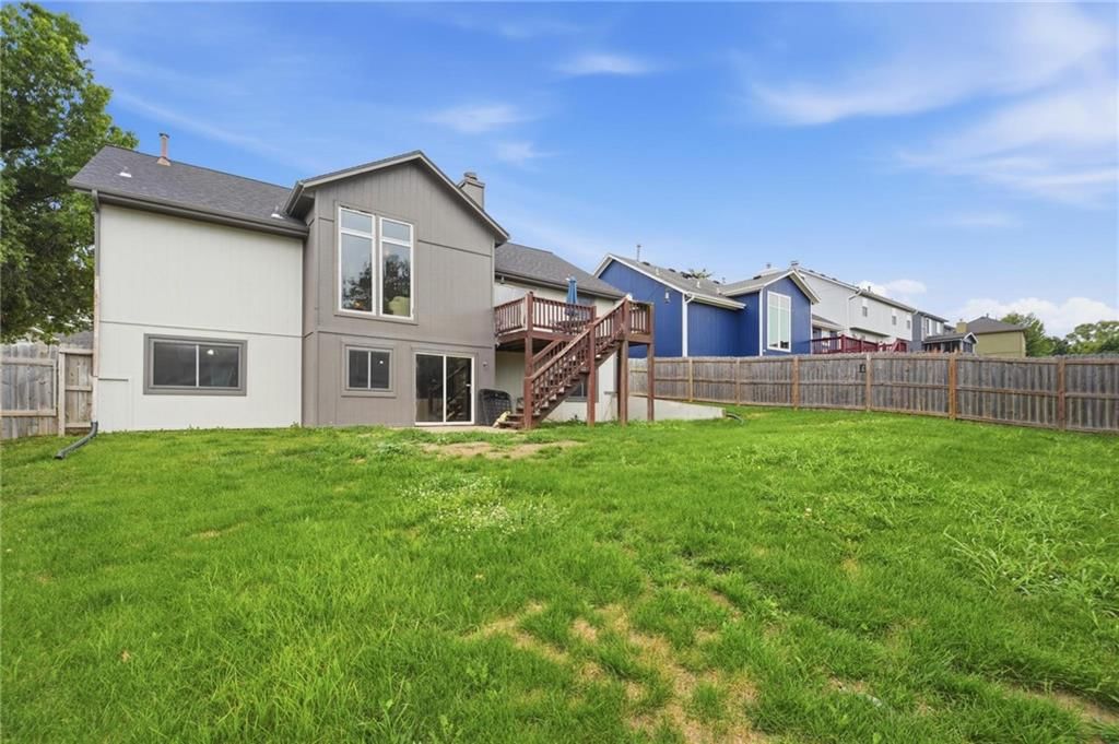 9008 BARNETT Avenue — photo 33