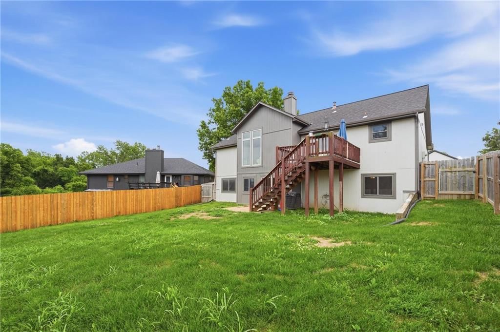 9008 BARNETT Avenue — photo 35