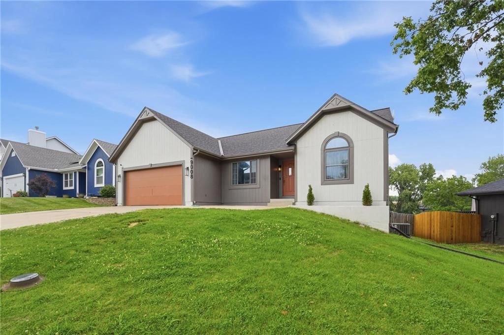 9008 BARNETT Avenue — photo 36