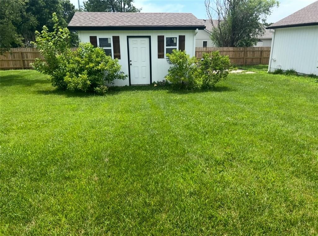 905 E Osage Street — photo 3