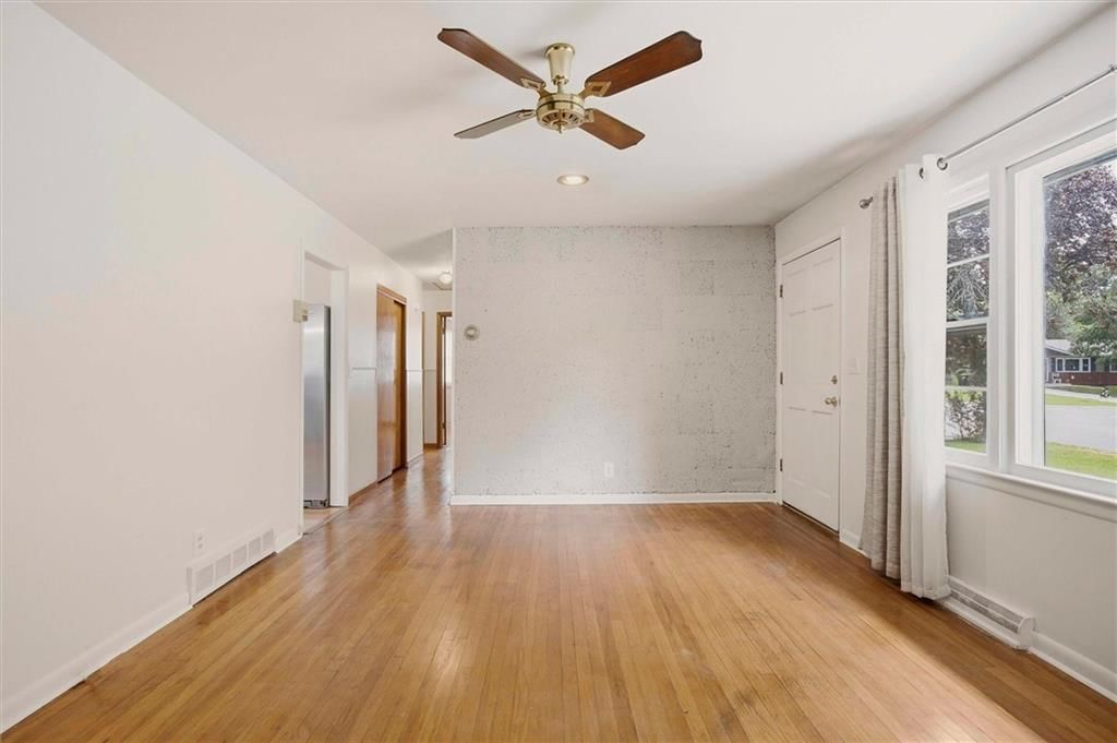 2500 Hillside Drive — photo 4