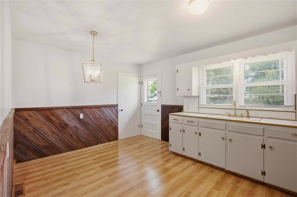 2500 Hillside Drive — photo 6