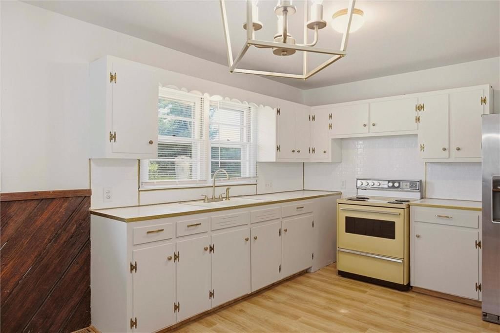 2500 Hillside Drive — photo 8
