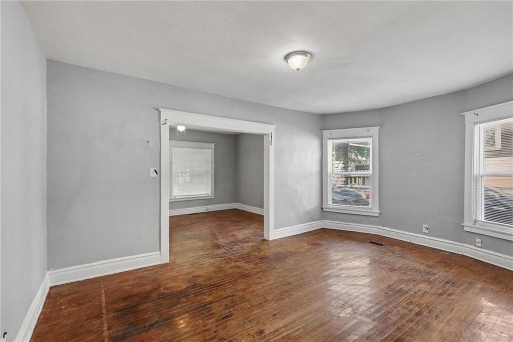 3214 E 11th Street — photo 10