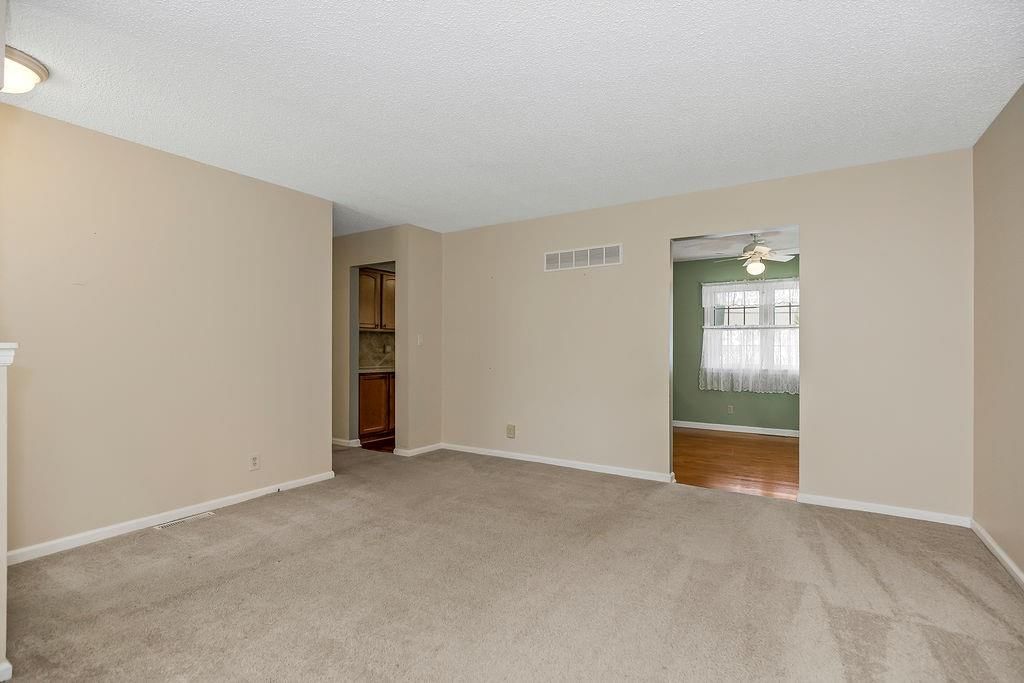 8705 W 94th Street — photo 5