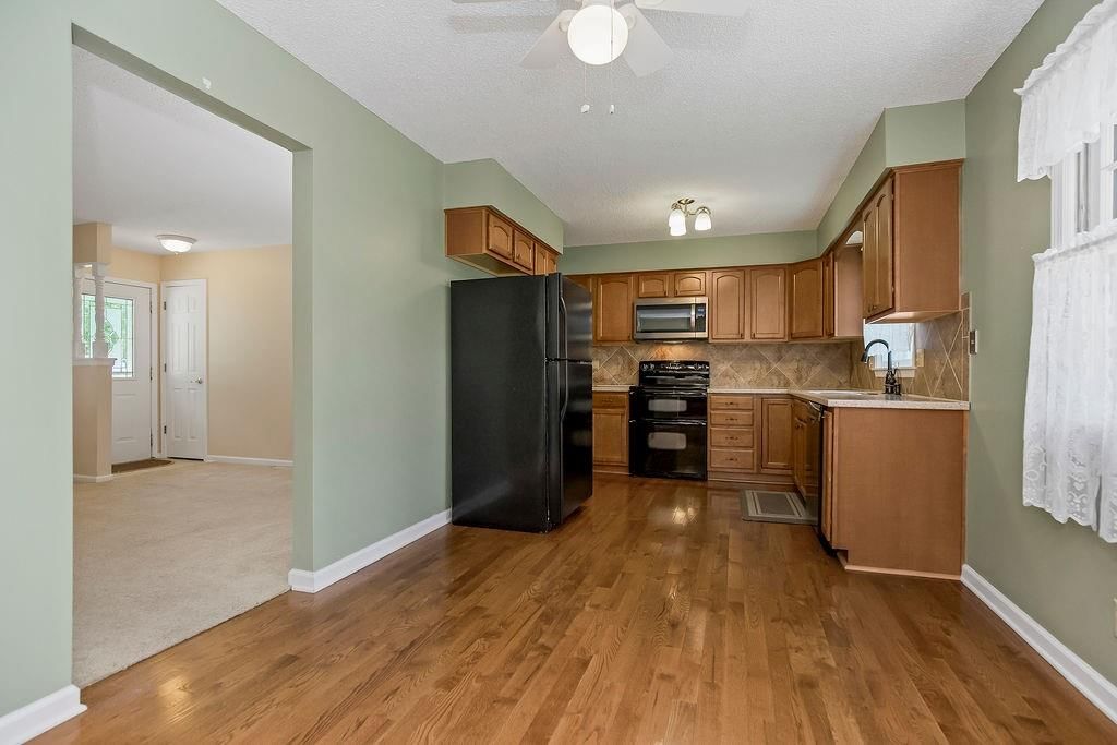 8705 W 94th Street — photo 9