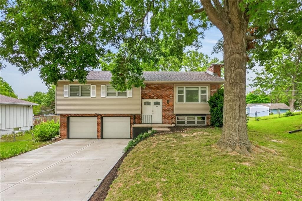 8815 N Kenwood Avenue — photo 3