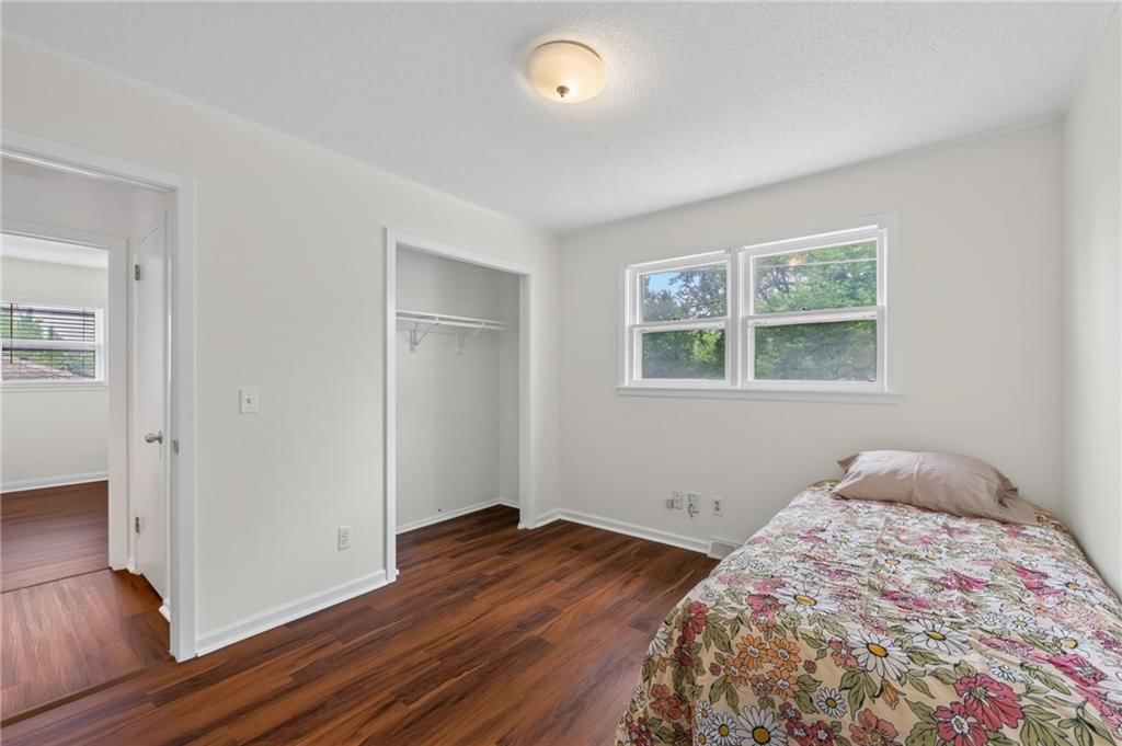 8815 N Kenwood Avenue — photo 13