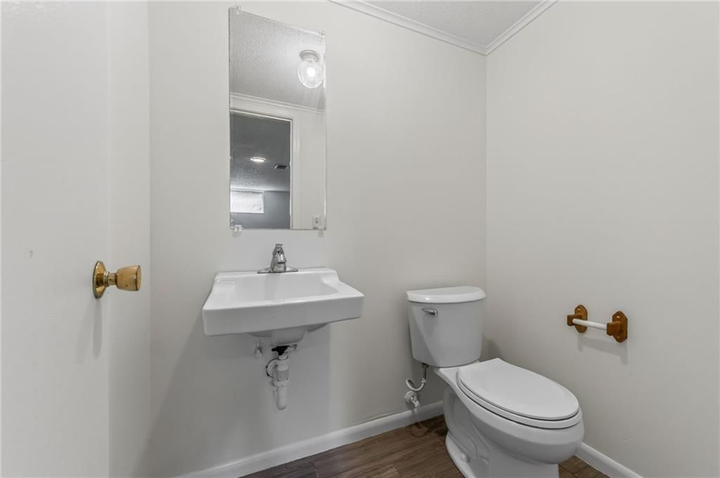 8815 N Kenwood Avenue — photo 21