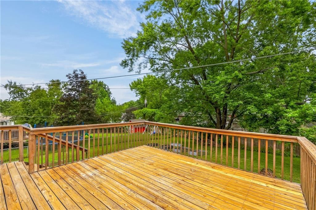 8815 N Kenwood Avenue — photo 23