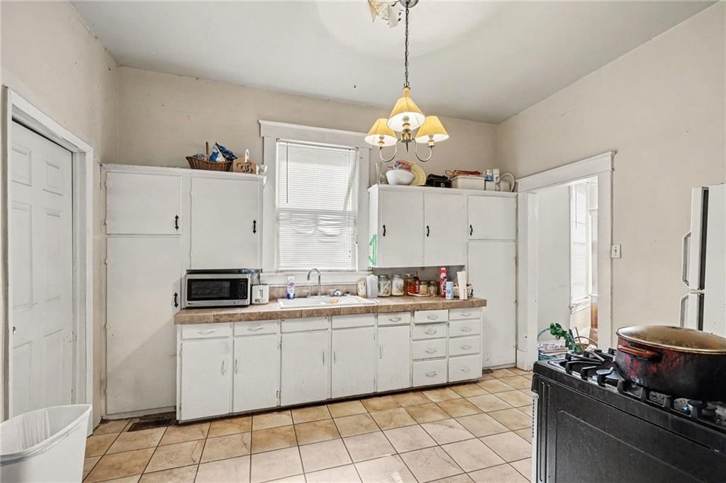 3220 E 11th Street — photo 10