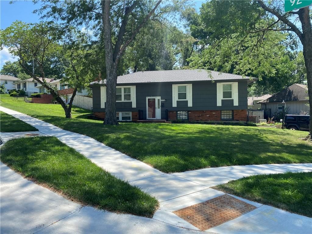 9221 Sturgeon Drive — photo 1