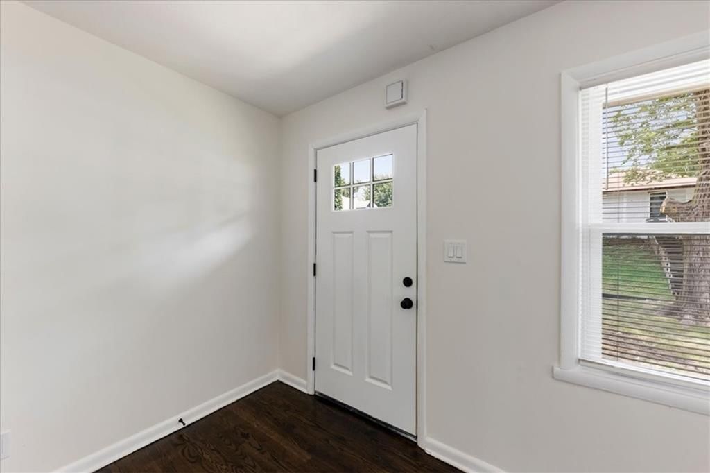 1230 Drury Avenue — photo 3